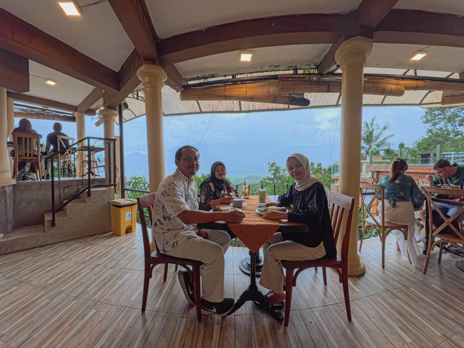 Tempat Makan Di Candi Borobudur