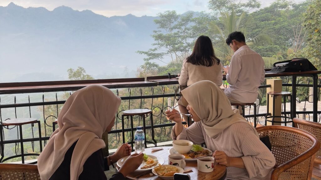 menikmati imlek di borobudur tempat makan keluarga