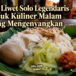 Nasi liwet Solo dengan lauk lengkap di atas piring