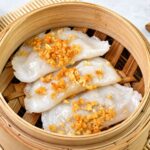 Choipan Pontianak di kukusan bambu dengan bawang goreng
